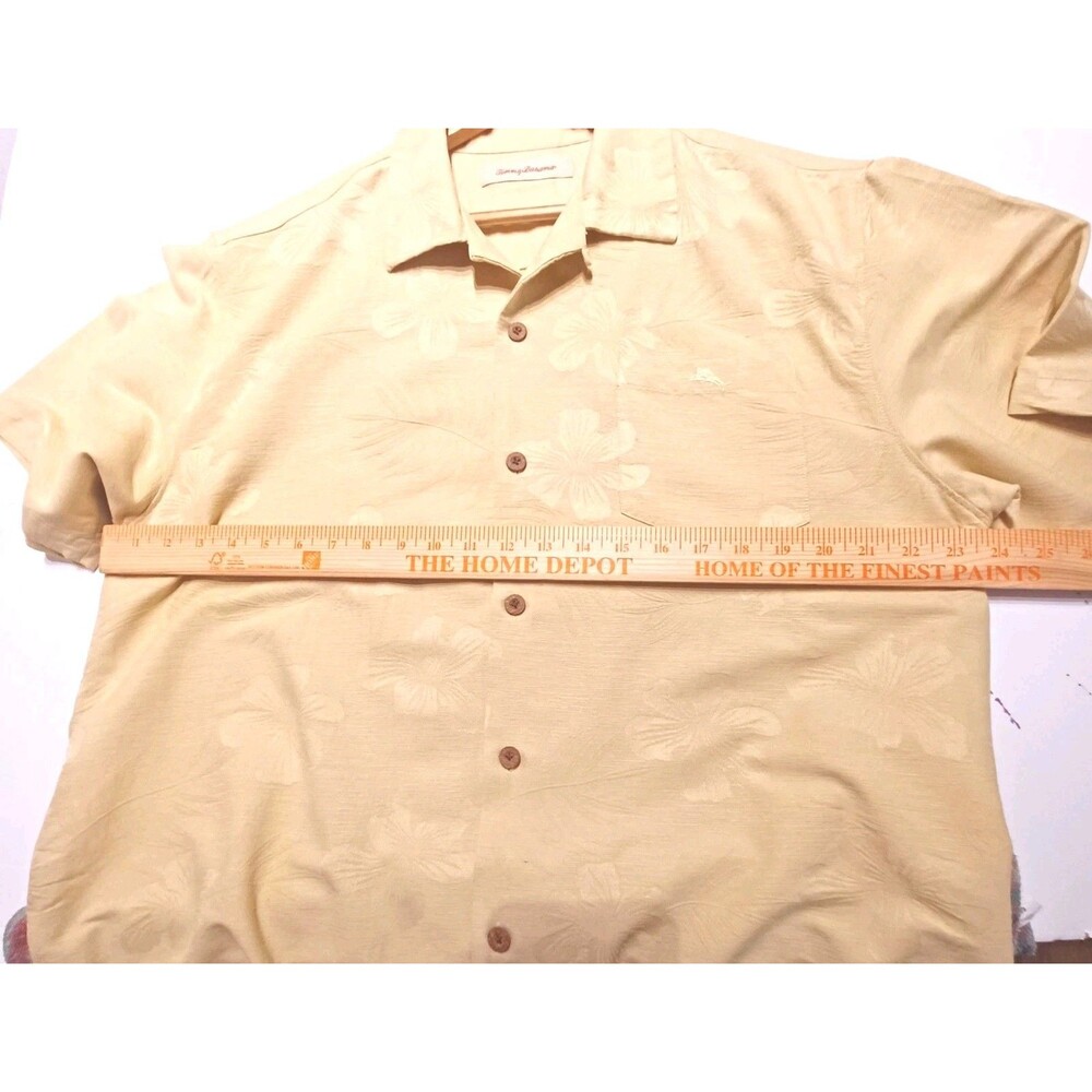 Tommy Bahama Men's Silk Blend Tropical Yellow Button Up Shirt size larger - Picture 3 of 8